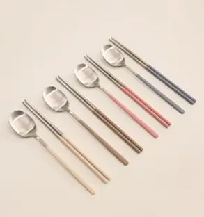 달팽이리빙 퀴진드마망 순수 수저 4종 세트, 그레이, 브라운, 크림화이트, 핑크, 숟가락 4종 + 젓가락 4종